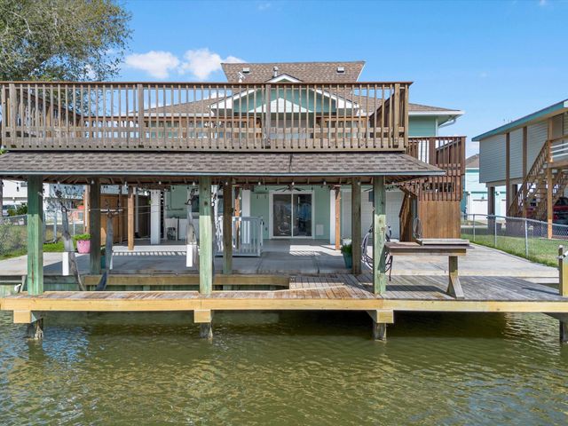 258 Barracuda Street, Hitchcock, TX 77563