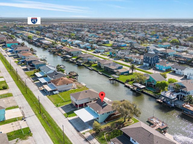 258 Barracuda Street, Hitchcock, TX 77563