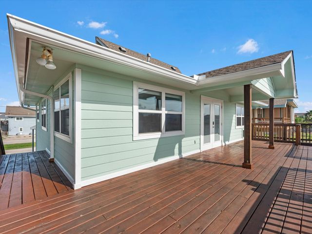 258 Barracuda Street, Hitchcock, TX 77563