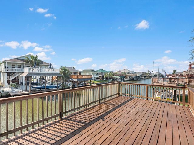 258 Barracuda Street, Hitchcock, TX 77563