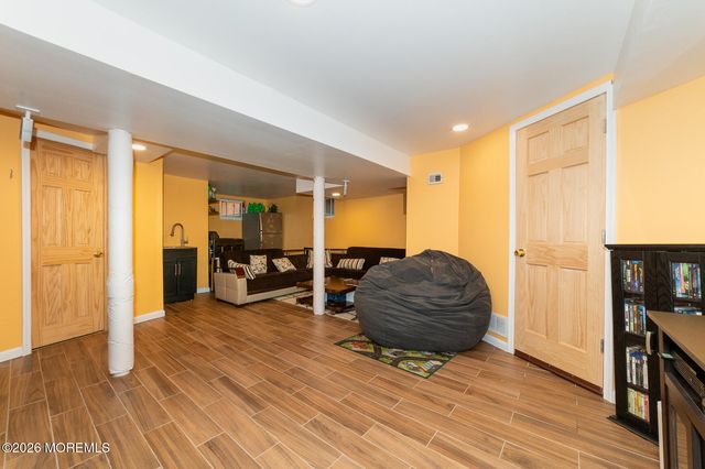 9 Mcauliffe Drive, North Brunswick, NJ 08902