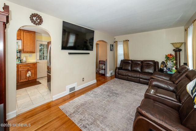 9 Mcauliffe Drive, North Brunswick, NJ 08902