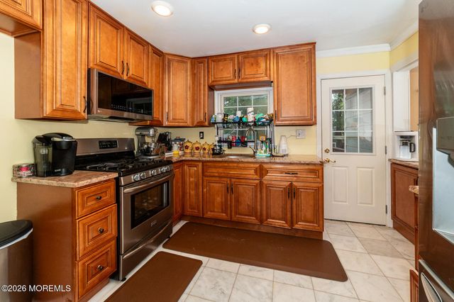 9 Mcauliffe Drive, North Brunswick, NJ 08902