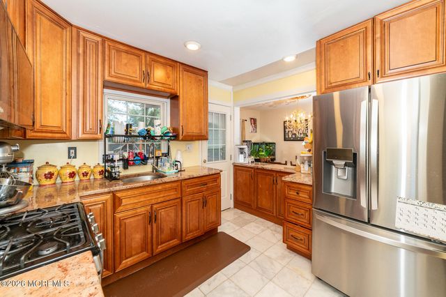 9 Mcauliffe Drive, North Brunswick, NJ 08902