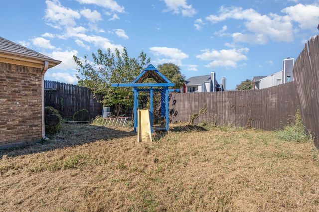 2825 Stoneridge Drive, Garland, TX 75044