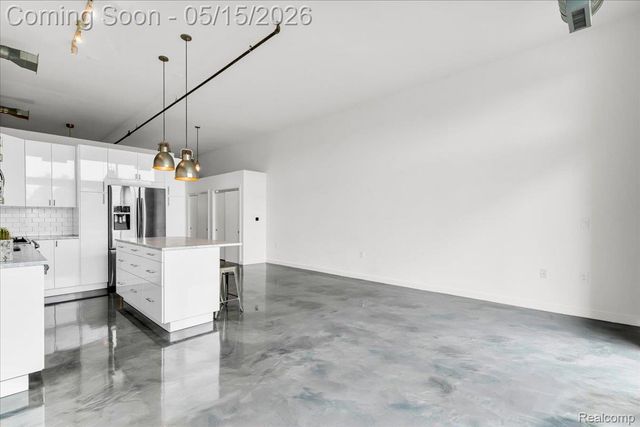 211 E 9 Mile Road 206, Ferndale, MI 48220