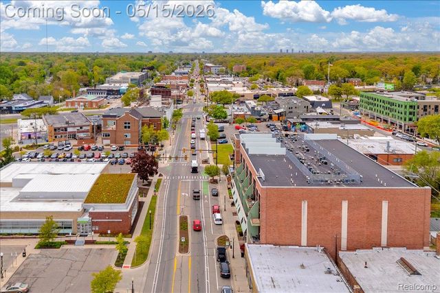 211 E 9 Mile Road 206, Ferndale, MI 48220