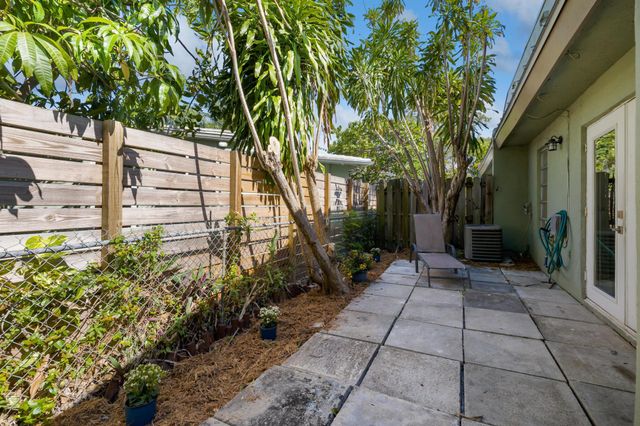 410 SE 13th Street 2, Fort Lauderdale, FL 33316