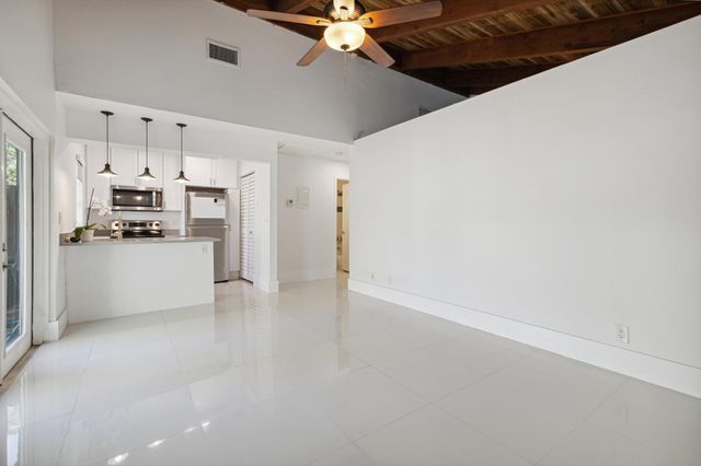 410 SE 13th Street 2, Fort Lauderdale, FL 33316