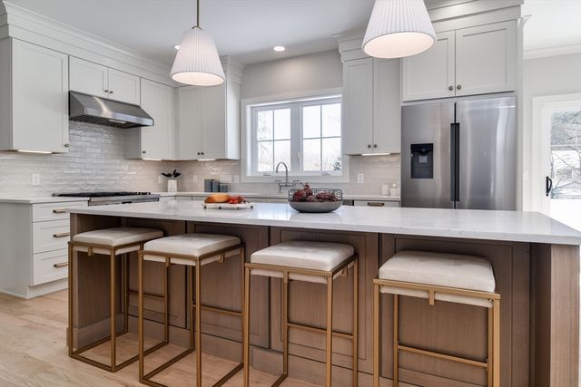 79 Speen St, Natick, MA 01760