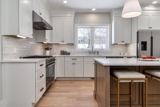 79 Speen St, Natick, MA 01760