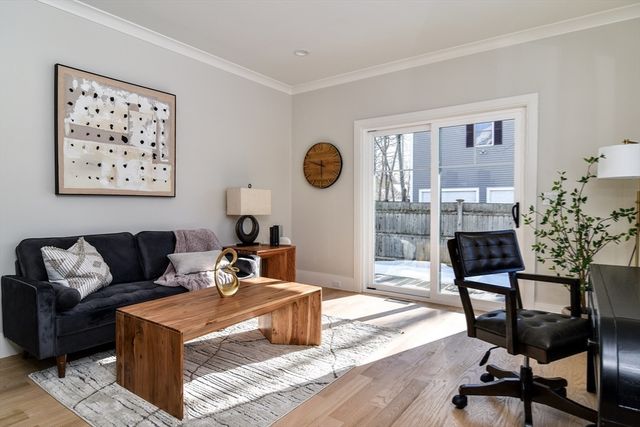 79 Speen St, Natick, MA 01760