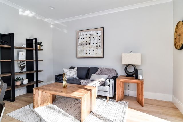 79 Speen St, Natick, MA 01760