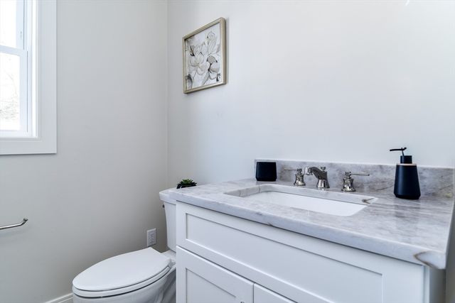 79 Speen St, Natick, MA 01760