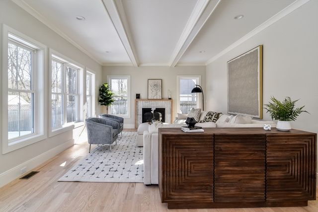 79 Speen St, Natick, MA 01760