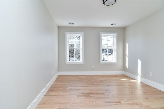 79 Speen St, Natick, MA 01760