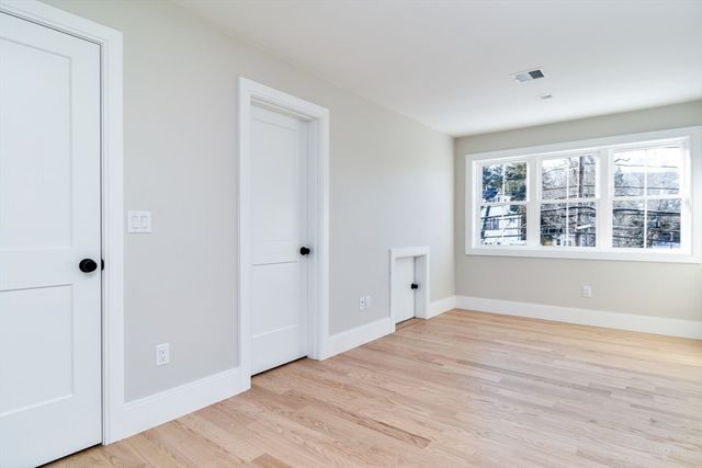 79 Speen St, Natick, MA 01760