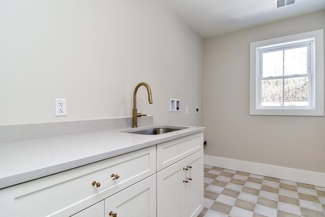 79 Speen St, Natick, MA 01760