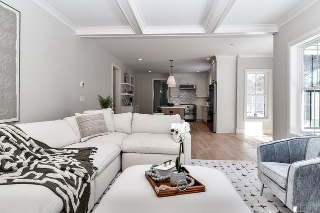 79 Speen St, Natick, MA 01760