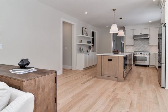 79 Speen St, Natick, MA 01760