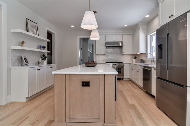 79 Speen St, Natick, MA 01760