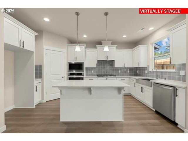 10536 Se HERITAGE Rd, Happy Valley, OR 97086