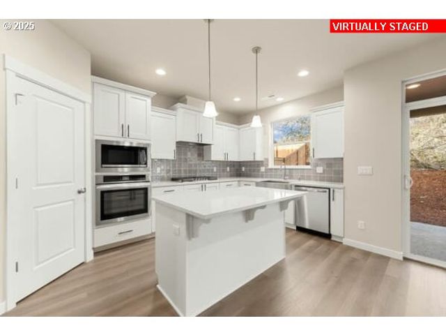 10536 Se HERITAGE Rd, Happy Valley, OR 97086