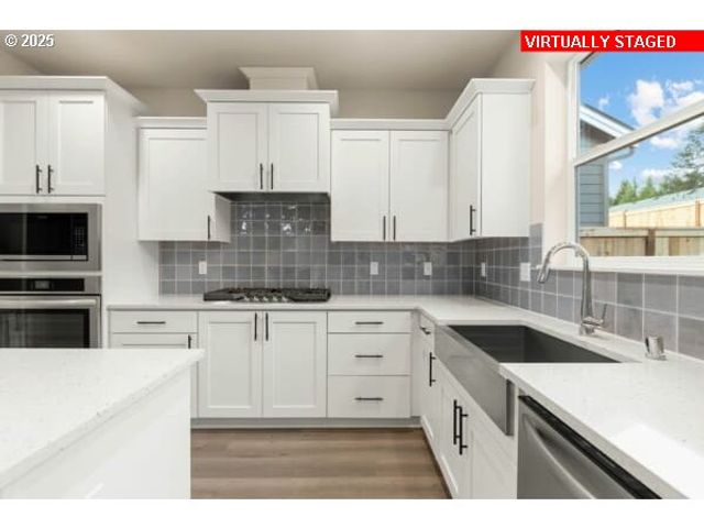 10536 Se HERITAGE Rd, Happy Valley, OR 97086