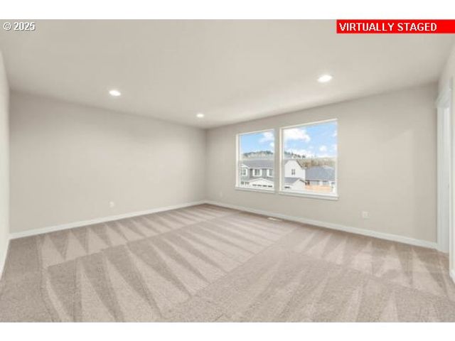 10536 Se HERITAGE Rd, Happy Valley, OR 97086