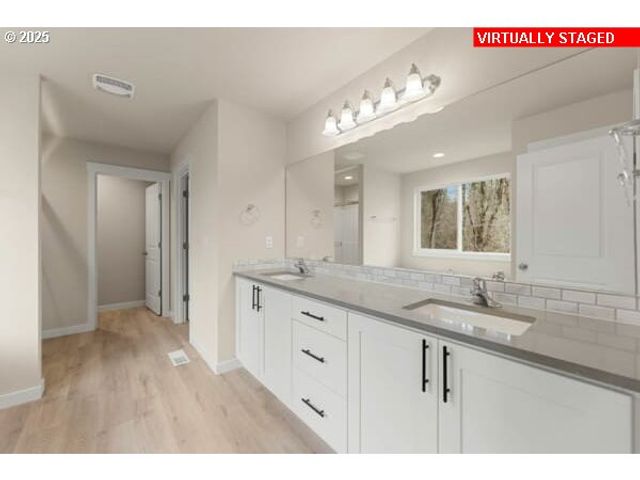 10536 Se HERITAGE Rd, Happy Valley, OR 97086