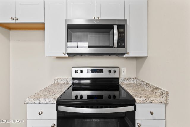 303 Ridge Blvd Apt 207, South Daytona, FL 32119