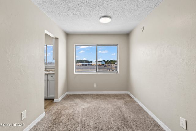 303 Ridge Blvd Apt 207, South Daytona, FL 32119