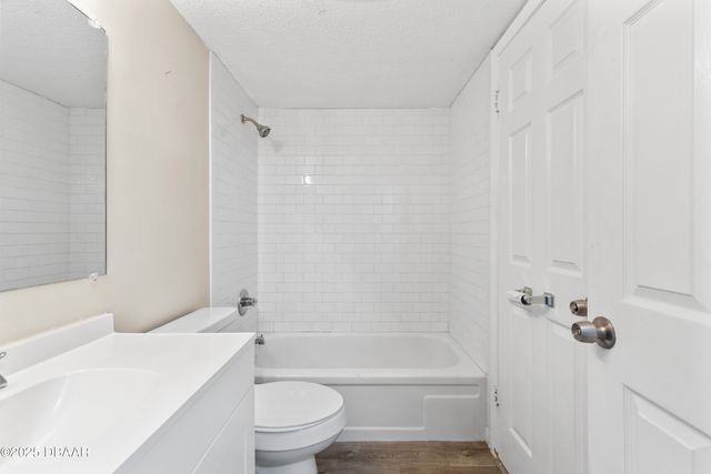 303 Ridge Blvd Apt 207, South Daytona, FL 32119