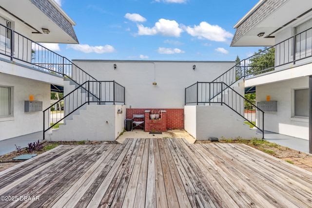 303 Ridge Blvd Apt 207, South Daytona, FL 32119