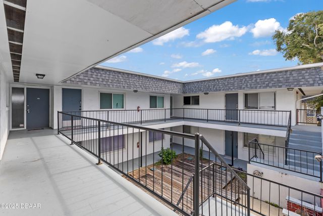 303 Ridge Blvd Apt 207, South Daytona, FL 32119