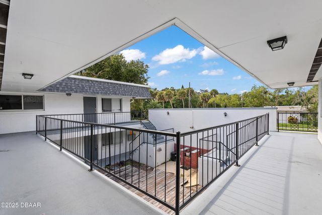303 Ridge Blvd Apt 207, South Daytona, FL 32119