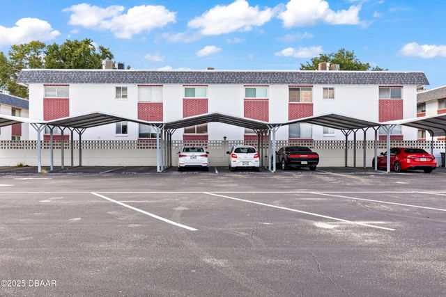 303 Ridge Blvd Apt 207, South Daytona, FL 32119