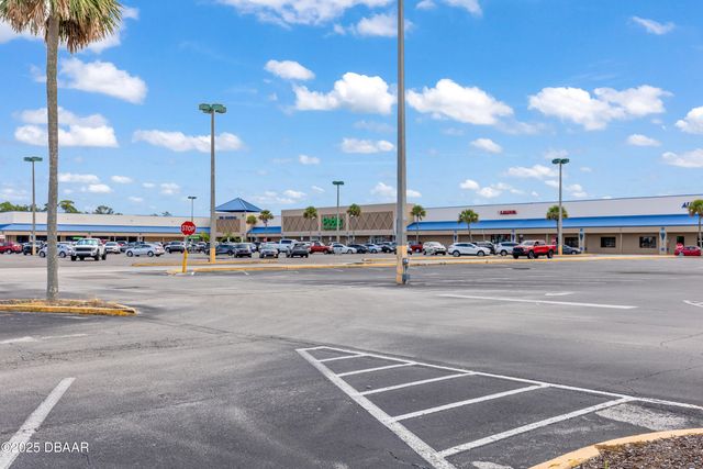 303 Ridge Blvd Apt 207, South Daytona, FL 32119