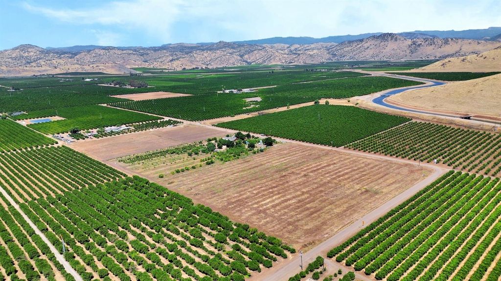 Image 1 of property listing at 40921 Road 150, Orosi, CA 93647