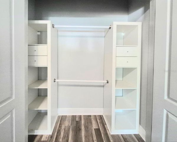 6913 S WALL STREET, Tampa, FL 33616