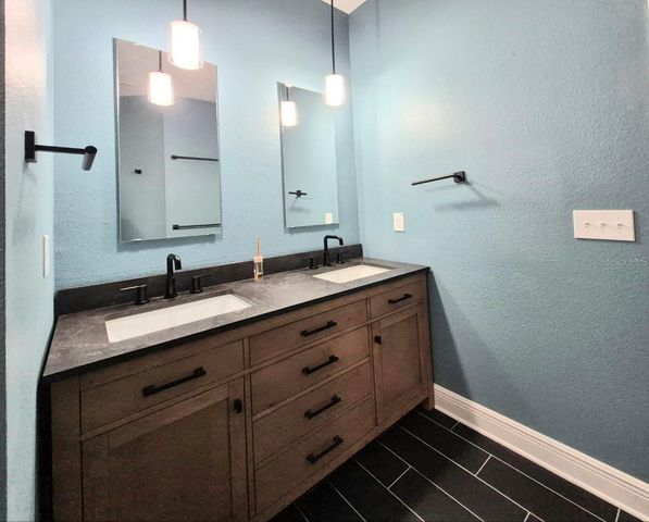 6913 S WALL STREET, Tampa, FL 33616