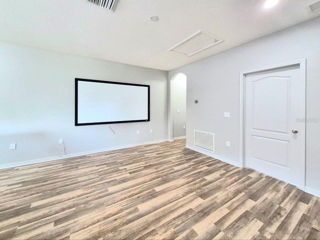 6913 S WALL STREET, Tampa, FL 33616