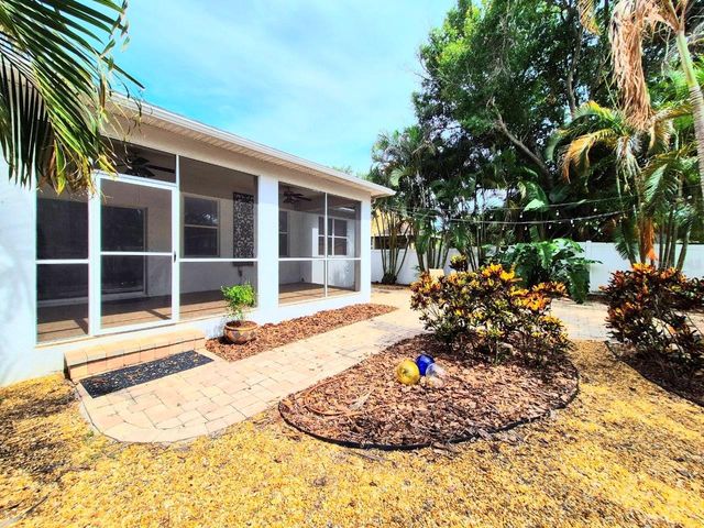 6913 S WALL STREET, Tampa, FL 33616
