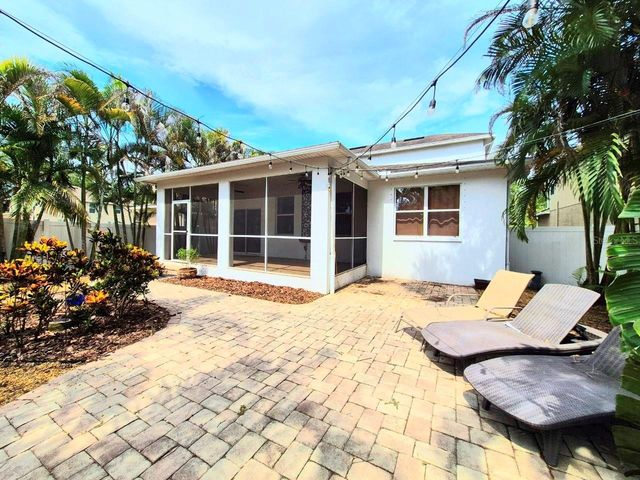 6913 S WALL STREET, Tampa, FL 33616