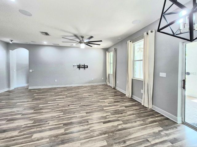 6913 S WALL STREET, Tampa, FL 33616