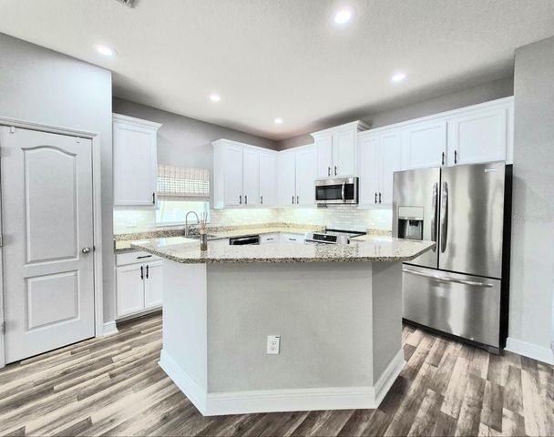 6913 S WALL STREET, Tampa, FL 33616