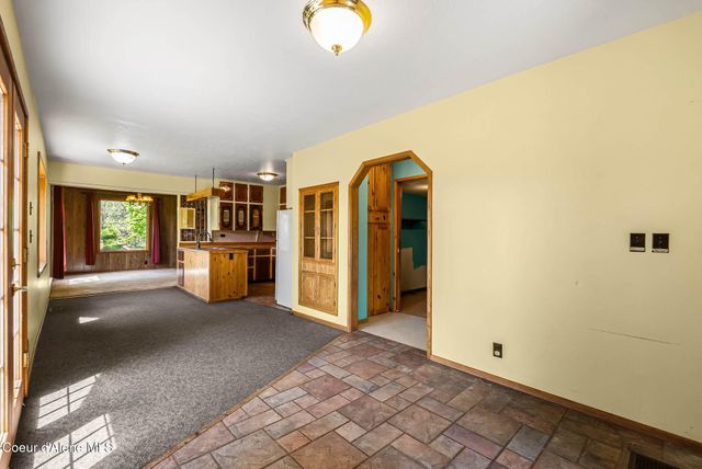 288 Lignite Rd, Sagle, ID 83860