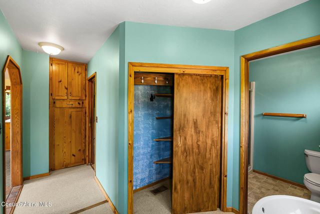 288 Lignite Rd, Sagle, ID 83860