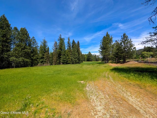 288 Lignite Rd, Sagle, ID 83860