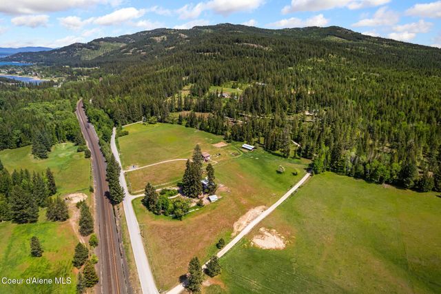288 Lignite Rd, Sagle, ID 83860